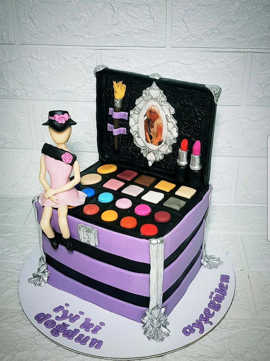 طرح وسایل آرایش