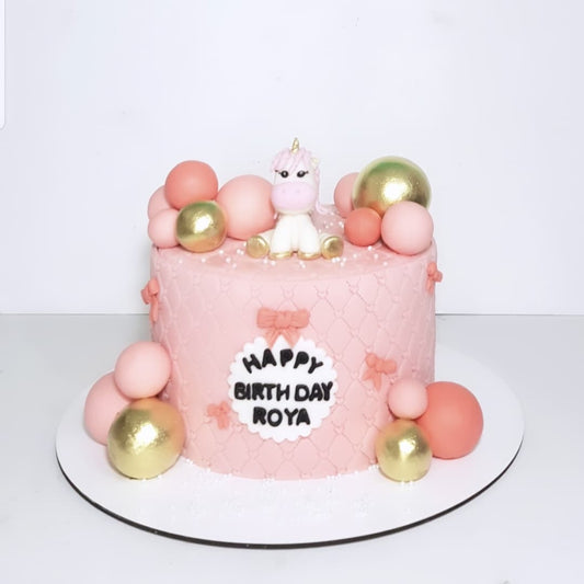 دخترانه اسب تک شاخ